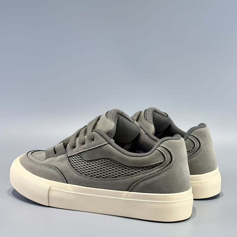 Retro-Style Casual Sneakers for Niche Markets
